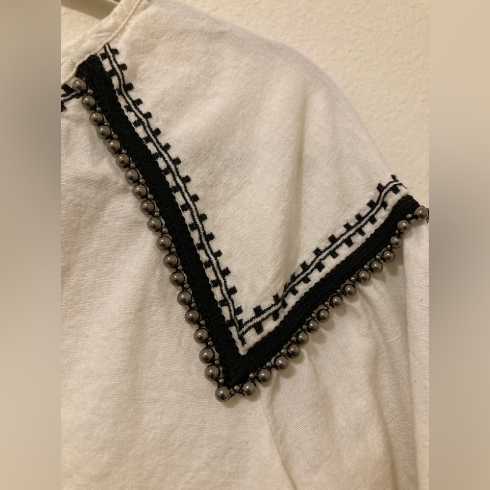 a.n.a Cream Black Embroidered Blouse Size XS Boho Beaded Top - Picture 3 of 9